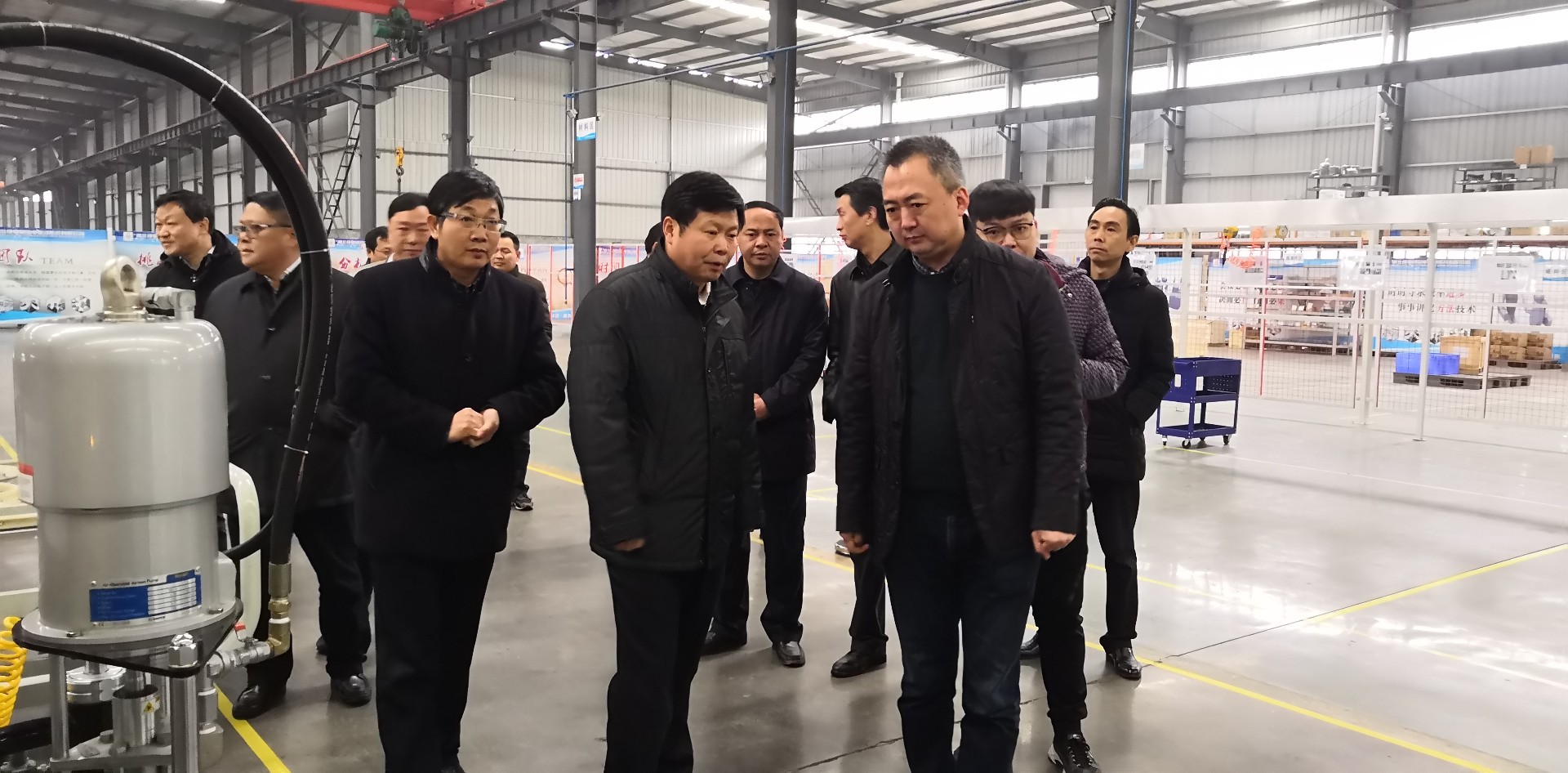 十堰?jng)委副书记、市(jng)镉K新武莅(f)公司考察调研