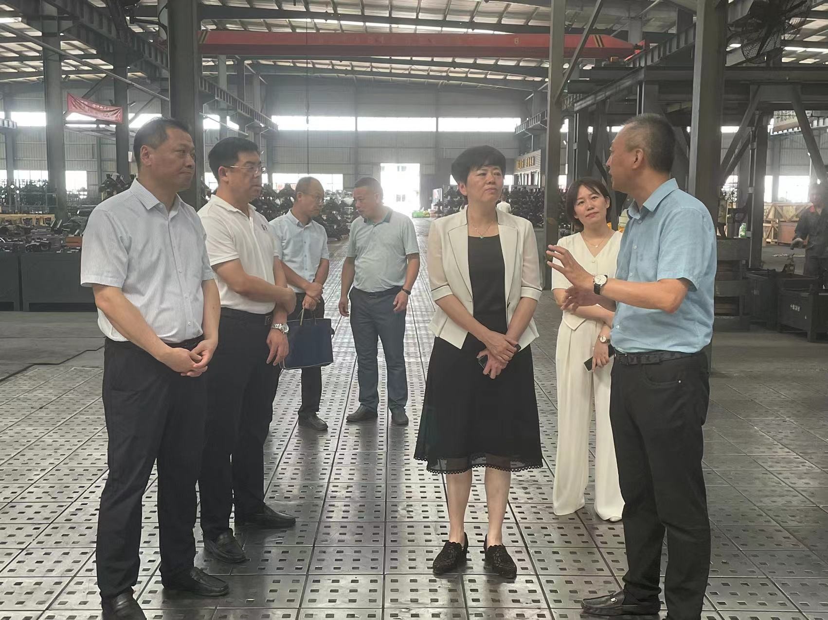 工會送清涼，防暑保安康-十堰市總工會走進精密新動力開展慰問活動